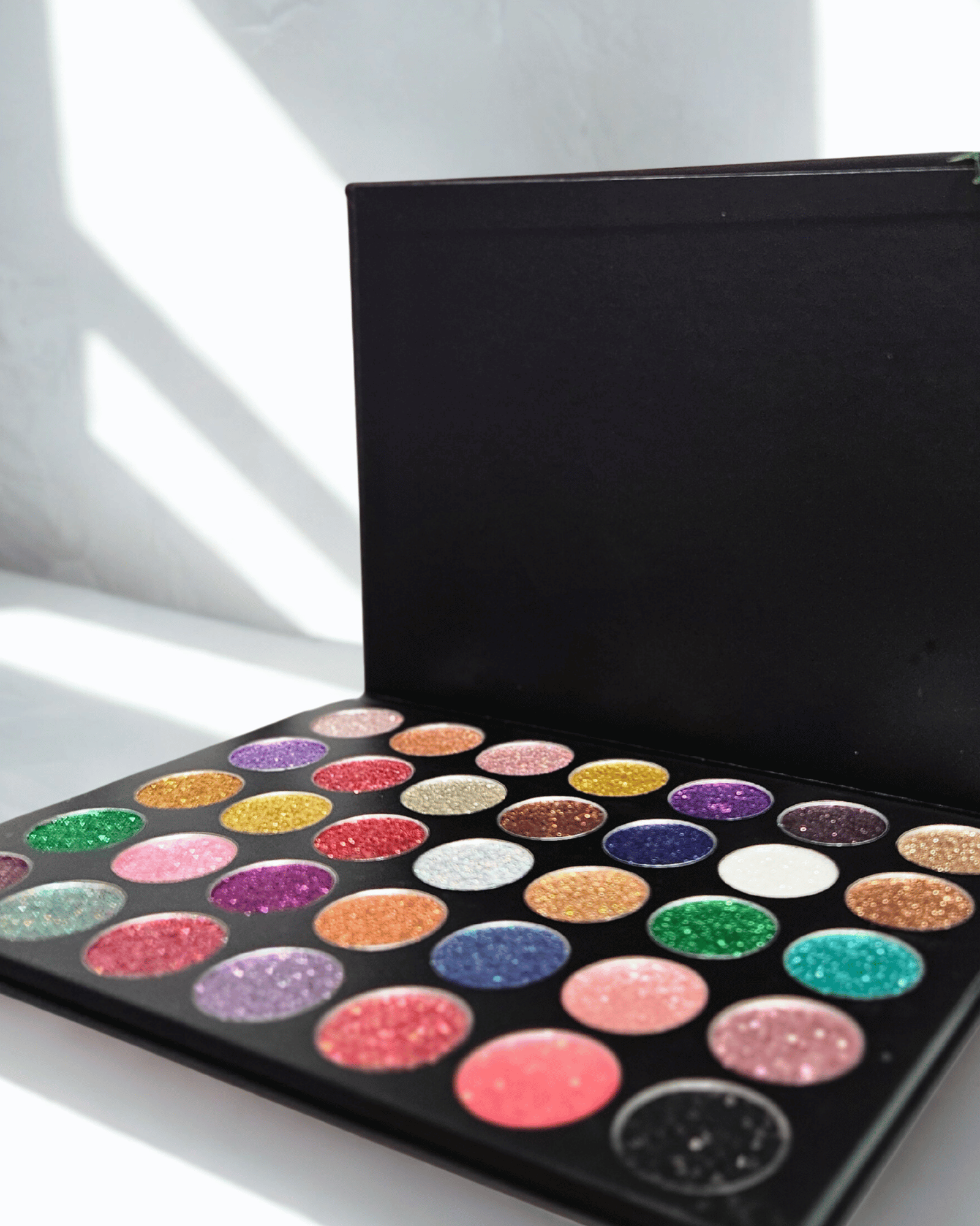 A|K|И Cosmetix City Lights Cosmopolitan Glitter Palette - Image 3