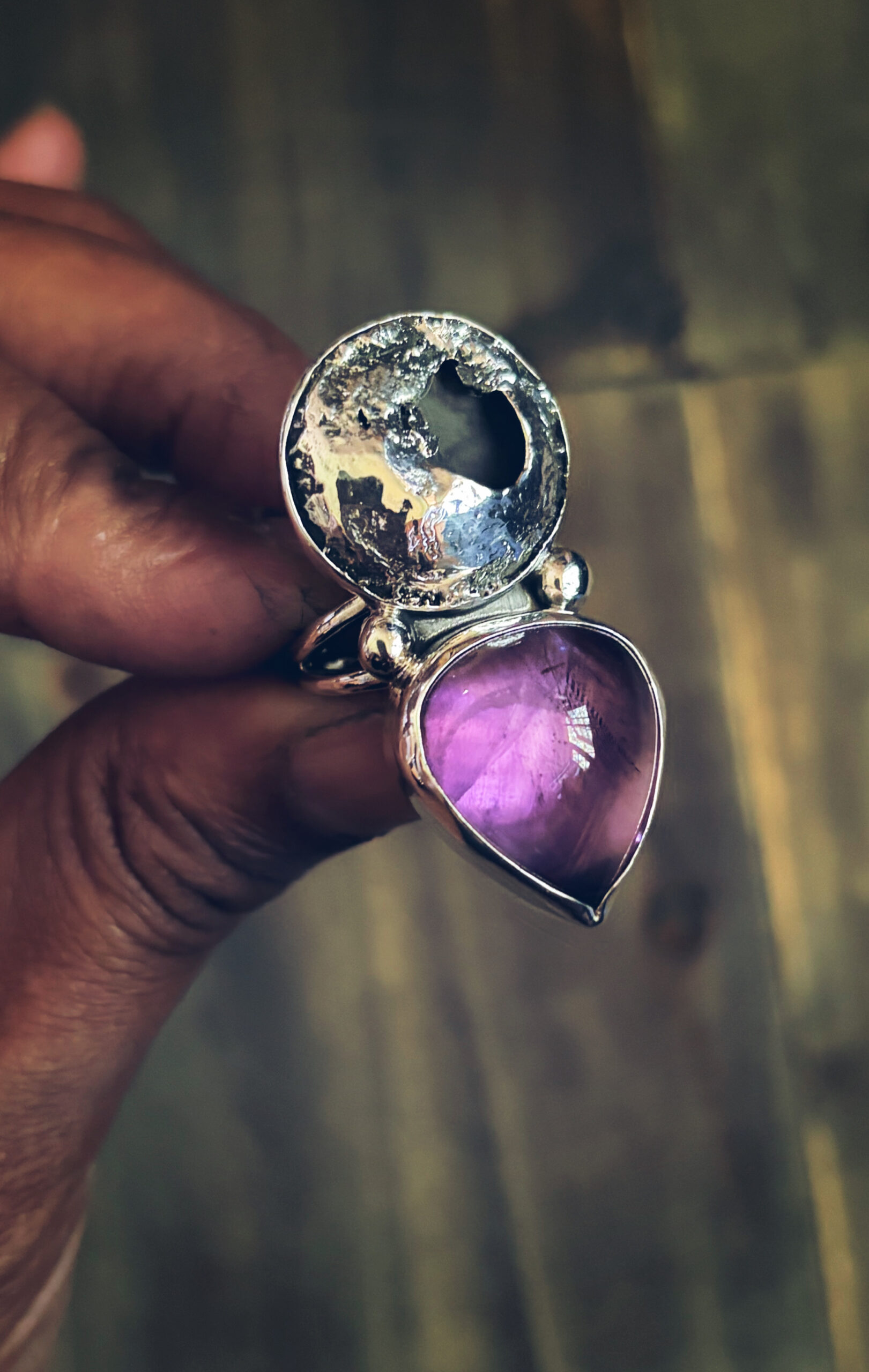 Queen Mother Amethyst Ring size 7 - Image 3